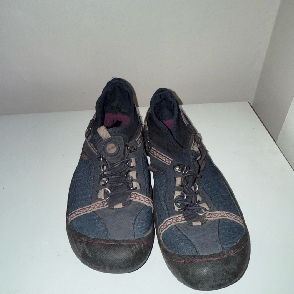 J-41 Blue and Black Athletic Shoes with Fabric Overlays
